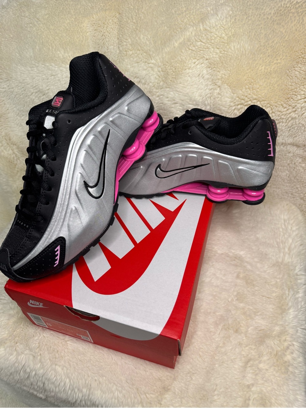 New in Box 🦩Women’s Nike Shox - Size 8